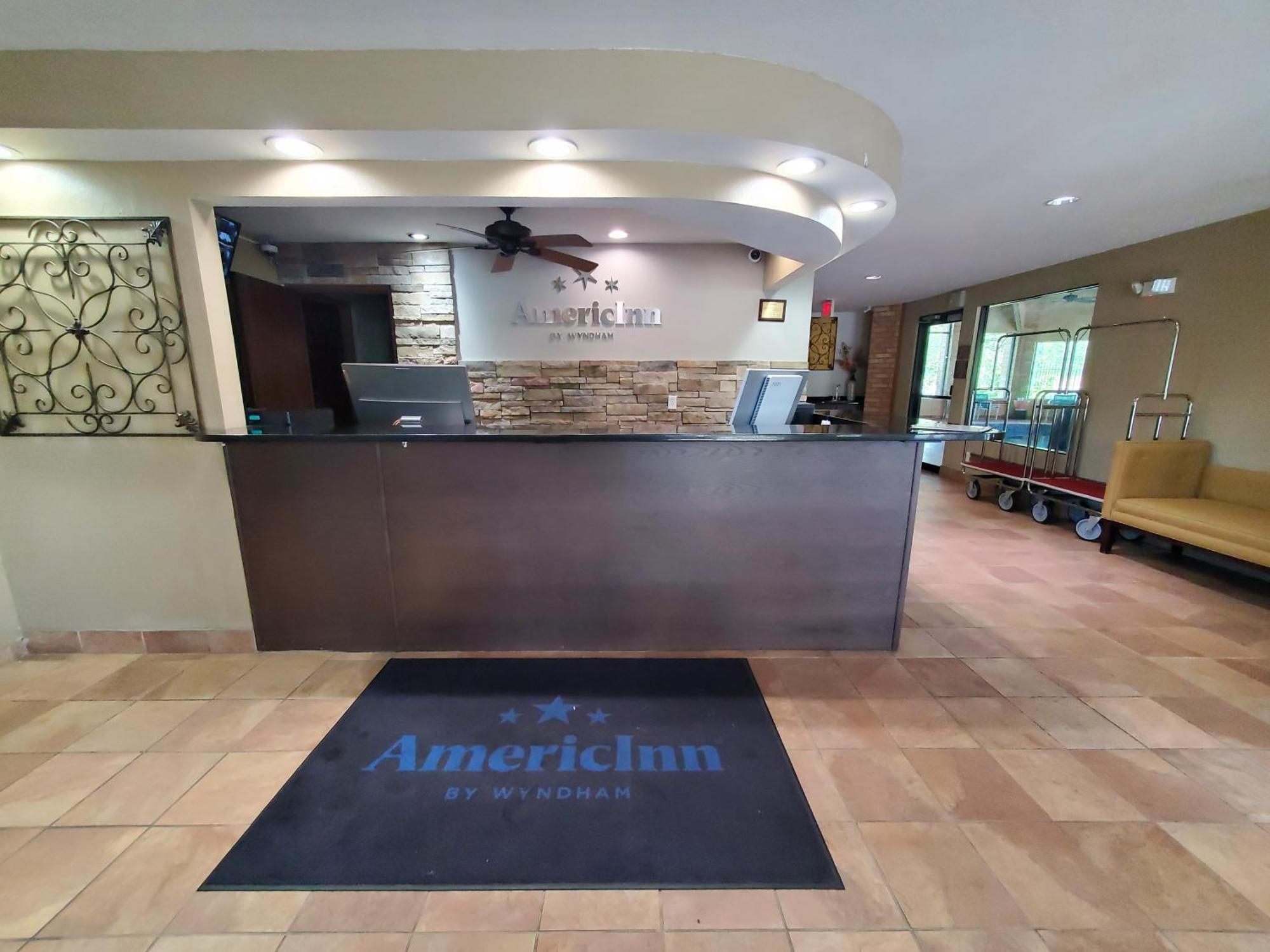 Americinn By Wyndham Delafield Exterior photo